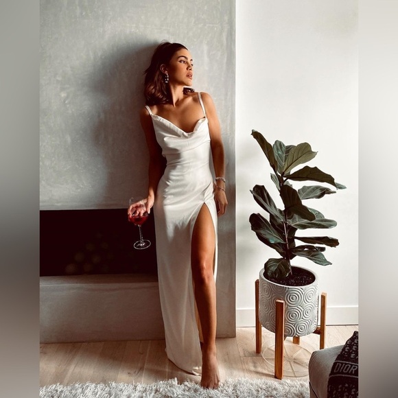 CAMILA COELHO
Reyna Maxi Dress In Pearl White size XS - Picture 3 of 15